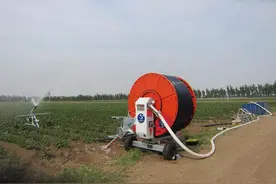 农用消防水带厂家说农业灌溉旺季他们都是这样的图片