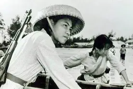 老歌老照片｜六七十年代英姿飒爽女民兵谱写保家卫国战歌图片