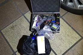 小眼变大眼  丰田皇冠改灯作业图片