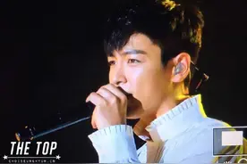 TOP崔胜铉香港场撩人硬照出炉  网友秒变迷妹：无法脱饭！图片