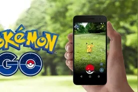 自制捕捉Pokemon Go「衣架」神器，这样就怕手会酸啦图片