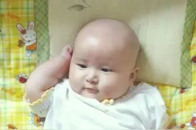 千万别再给宝宝剃光头了，真的会变小秃头！图片