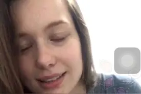 直播平台上出现了一位“洋姑娘”，网友表现“很爱国”！图片