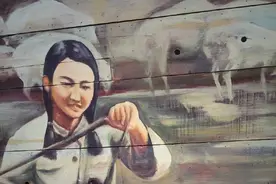 多多妹妹俏皮比剪刀手 网友:哎妈 这小胖手可招人稀罕图片