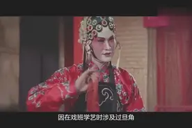 林正英以前是李小龙的左膀右臂，之后成为僵尸收服者