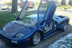 90后小伙3万元打造 “超级跑车” 舒适度不输于超跑，好丑！图片