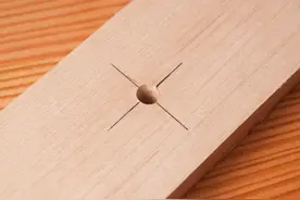 木工制作留下难看的铅笔记号，用它就能轻松擦除图片