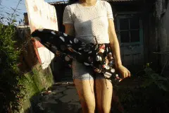 精选搞笑GIF:你丫转身就转身，碰我干嘛啊？图片