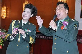 那年梦鸽拜师学艺，不巧遇上了比自己大27岁的李双江图片