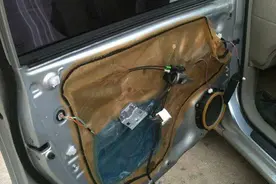 下雨天的绝招  卡罗拉加装电加热后视镜图片