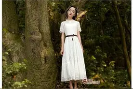 梧桐夜雨夏日爱情，两首优美的情歌！图片