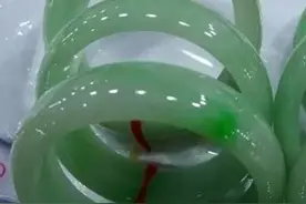 用红绳绑翡翠手镯的用意图片