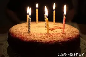 妻子喜欢混在一群老男人当中，她说是生活充实而我却是万般无奈图片