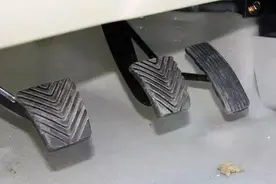 爱车出现这些现象别紧张，不见得就是故障。图片