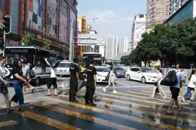 天河丨沙河整治执勤队员“养成”记：纪律严明 用心关怀（下)图片