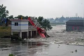 湖南“卡车敢死队”获补偿 司机每人另获1万见义勇为奖金图片