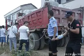 湖南“卡车敢死队”获赔260万，若买新车还得倒贴图片