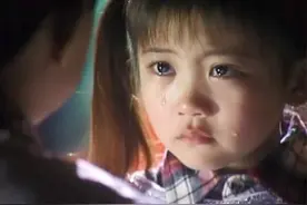 还记得《海豚湾恋人》里童年的小瓶盖吗，13年了，现在长成这样图片