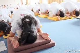 佛法入门｜皈依的最主要的一条就是“坚信不疑，永不背弃”图片