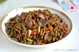 酸豆角炒鸡胗，豆角干香酸爽，鸡胗脆嫩弹牙！窍门教给你全吃光！图片