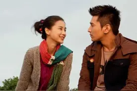 爱上警察后，多年他转眼娶他人为妻，我坐在家门口哭了许久图片