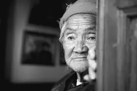 狠心的嫂子，最后竟然把我母亲活活饿死！图片