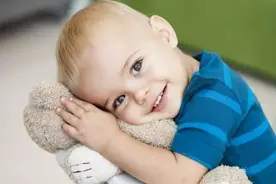 宝宝游戏时间——喂饱肚子饿的小熊图片