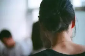 “笼中鸟症候群”谁夺走了妻子的光环？图片