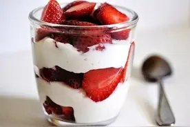 酸奶机做出的酸奶和超市卖的酸奶有什么不同？图片