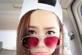 邓紫棋秒变邓明白 大谈爱情观 网友：你这是经历了什么？图片