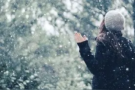 瀚海阑干百丈冰，漫天飞雪翠里凝——记冰种木纳翡翠图片