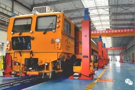 西北地区最大的现代化铁路大型养路机械运用检修基地正式落成图片