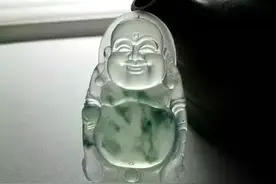 如何正确佩戴翡翠本命佛？图片