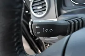 转向灯闪光频率异常的原因和故障排除方法图片