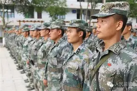 热点兵哥哥你慢点走！10个送别抗台部队的镜头太催泪图片