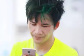 大张伟舞蹈小课堂开课啦，请跟我左手右手一个慢动作图片