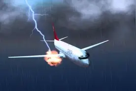 好心疼飞飞！雷暴天气飞机着陆，太惊心动魄！图片