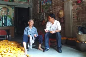 崇左市：30多名纪检监察干部与贫困户结对帮扶图片