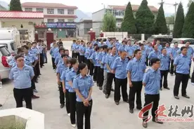 林州：五龙雷霆行动——依法拆除违章建筑图片