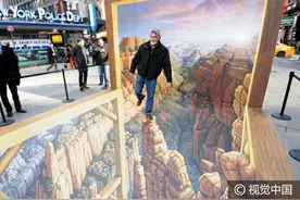 美艺术家利用3D技术大玩穿越 “大峡谷"亮相纽约时报广场图片