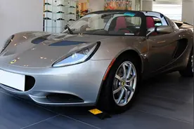 这些也是100万的豪车，买回来却被老婆罚跪键盘！图片