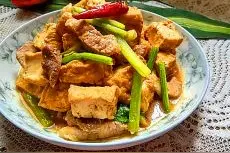 猪肉焖豆腐为什么做的那么好吃，猪肉焖豆腐秘制做法图片