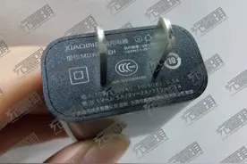 小米5 QC3.0充电器曝光 支持12V快充图片