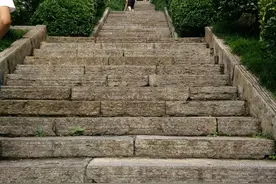 凤凰古城的南长城，俗称烽火南长城图片