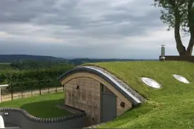 感受另类旅行 英二战期间假碉堡被改装成度假房图片