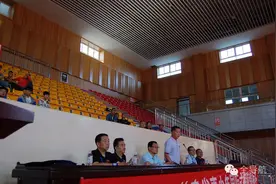 摔跤锦标赛|2016年甘肃省青少年国际式摔跤锦标赛开幕图片