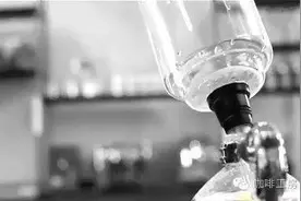 虹吸壶咖啡煮咖啡操作之投粉的技巧，先投粉还是后投粉？图片