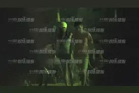 瞿颖一家晚间悠闲散步！与两个女儿亲密互动视频封面