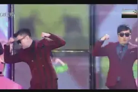 再听筷子兄弟神曲《小苹果》还是那么的经典视频封面