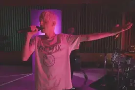 Troye Sivan一次带来《My My My!》《Bloom》《Plum》三首连唱！